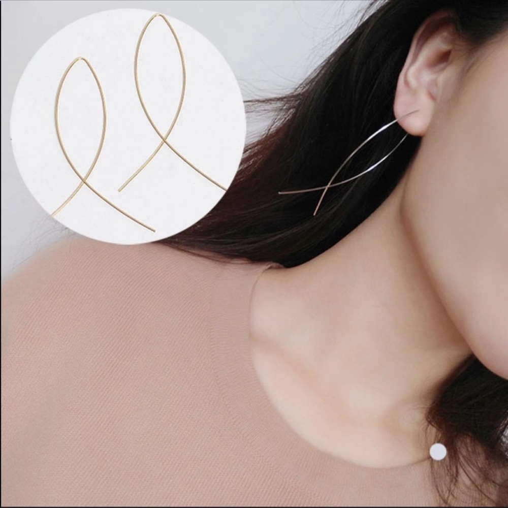 Open hoop twist earrings - Picture 2 of 2